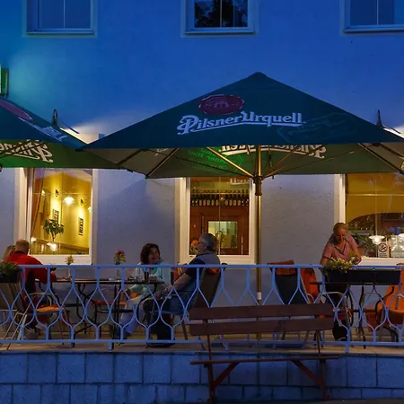 לינה וארוחת בוקר Orix 3*